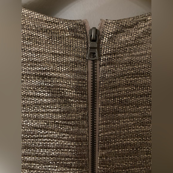 Alice + Olivia Delora Metallic - Picture 2 of 10